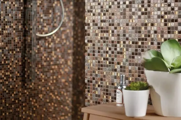 Tile mozaik za kopalnico (125 fotografij): Oblika prostora z mozaičnimi ploščicami na tleh, samolepilne ploščice v notranjosti, keramične in plastične, steklene ploščice in druge možnosti 21358_74