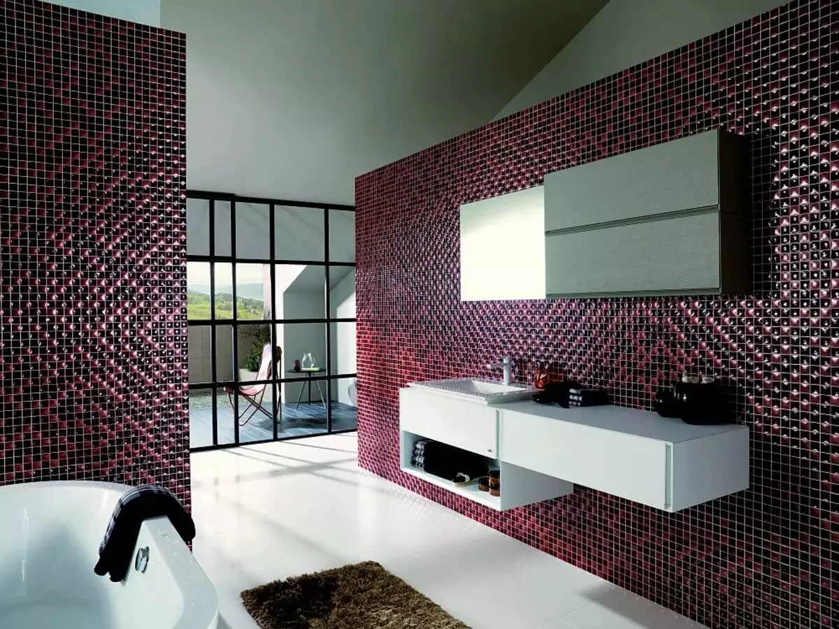 Tile mozaik za kopalnico (125 fotografij): Oblika prostora z mozaičnimi ploščicami na tleh, samolepilne ploščice v notranjosti, keramične in plastične, steklene ploščice in druge možnosti 21358_8