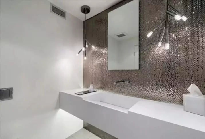 Tile mozaik za kopalnico (125 fotografij): Oblika prostora z mozaičnimi ploščicami na tleh, samolepilne ploščice v notranjosti, keramične in plastične, steklene ploščice in druge možnosti 21358_90