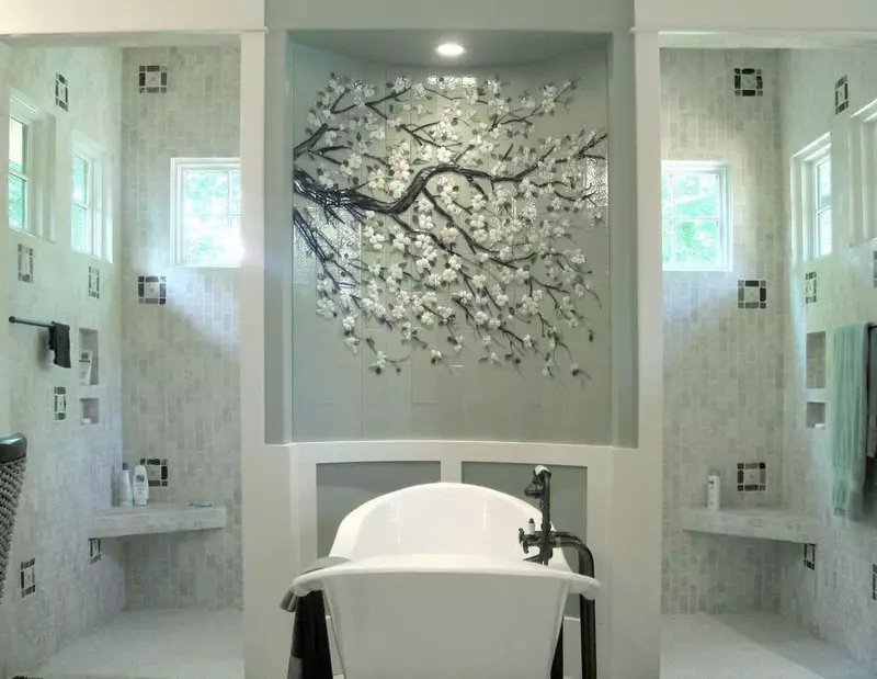 Panell de rajoles al bany (79 fotos): vista general del panell per al bany des de rajoles de ceràmica i mosaics, rajoles i panells de mosaic amb temes marins i altres 21368_44