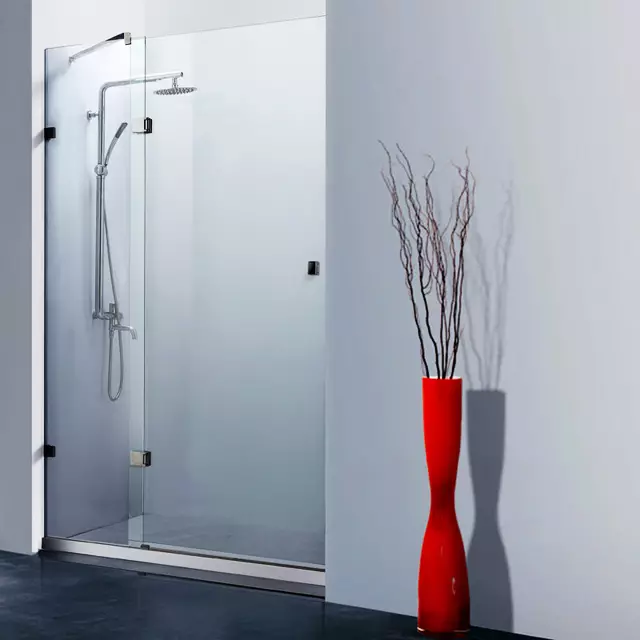 Partições de vidro para o chuveiro (60 fotos): Tipos de cercas de chuveiro de vidro, de blocos de vidro e 90x90 cm, escolha de acessórios. Design de banheiro. 21370_28