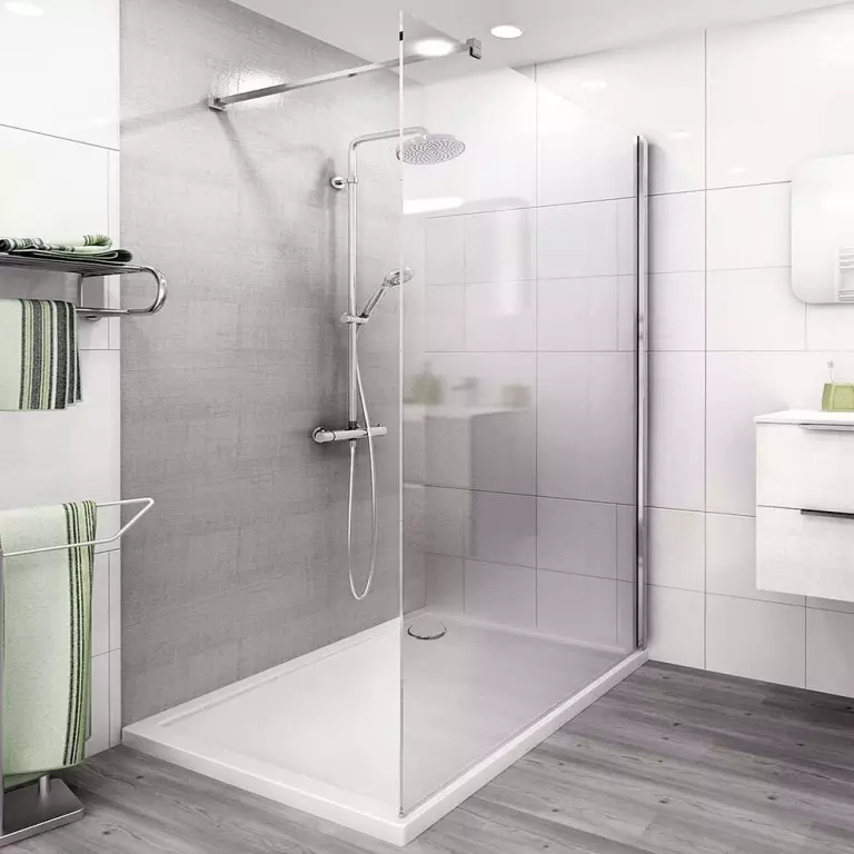 Partições de vidro para o chuveiro (60 fotos): Tipos de cercas de chuveiro de vidro, de blocos de vidro e 90x90 cm, escolha de acessórios. Design de banheiro. 21370_6