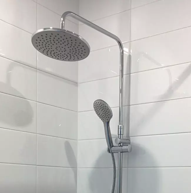 Rafturi de duș: soiuri de sisteme de duș pentru baie. Ceea ce este inclus în setul cu cască set pentru suflet? BRAVAT, LEMARK BRANDS Review și altele 21374_57