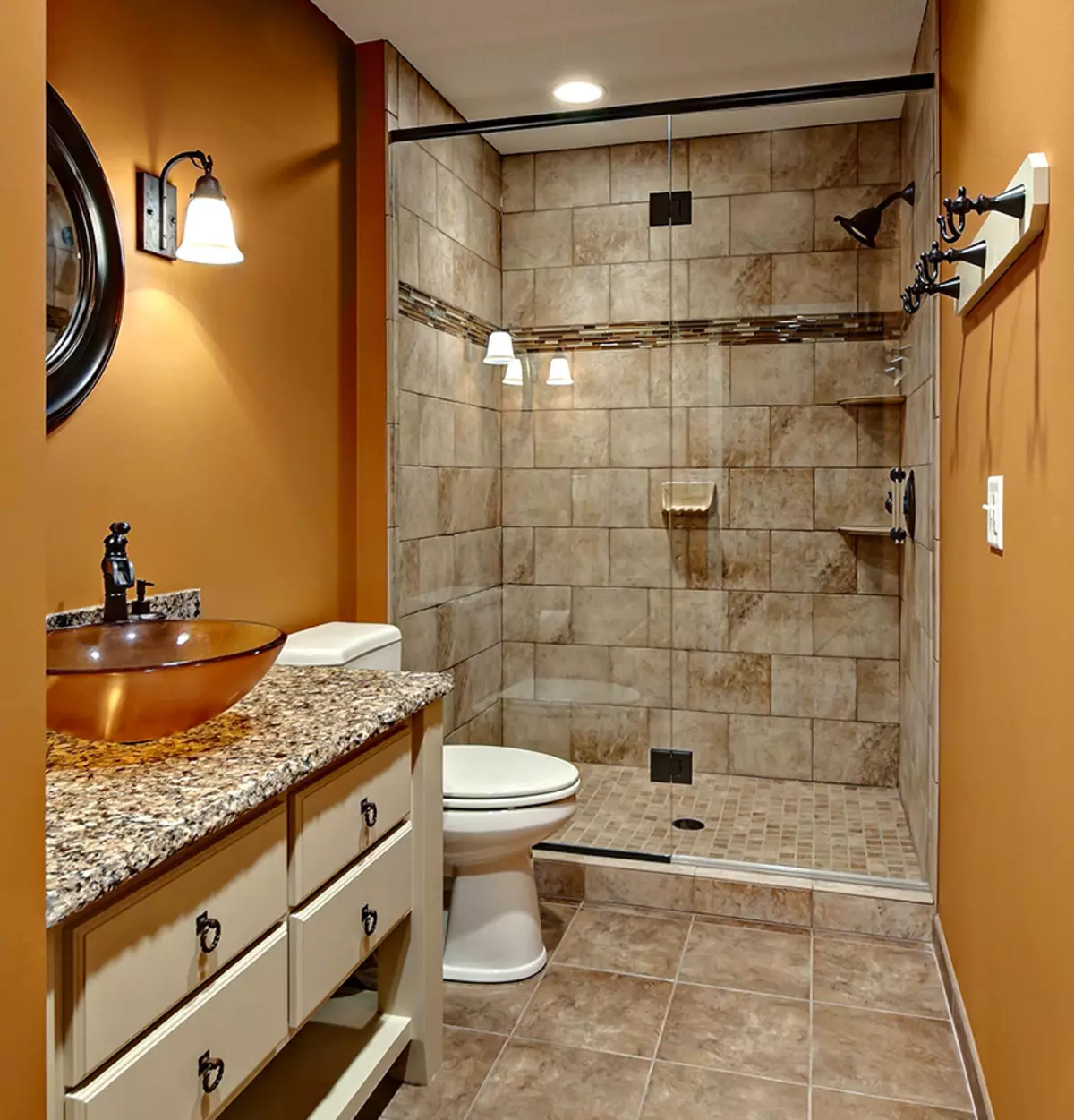 Душ в банята без кабина (86 снимки): Опции за дизайн на баня с душ без палетни и плочки кабини, проекти 21384_47