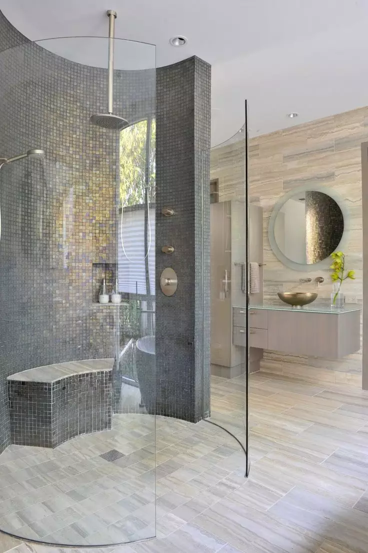 Zuhanyzó a fürdőszobában kabin nélkül (86 fotók): fürdőszoba tervezési lehetőségek zuhanyzóval raklap és csempe kabinok, projektek 21384_5