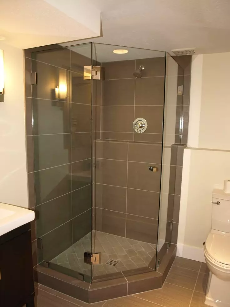 오두막이없는 욕실에서 샤워하기 (86 장의 사진) : 팔레트와 타일 캐빈, 프로젝트가없는 샤워가있는 욕실 디자인 옵션 21384_53