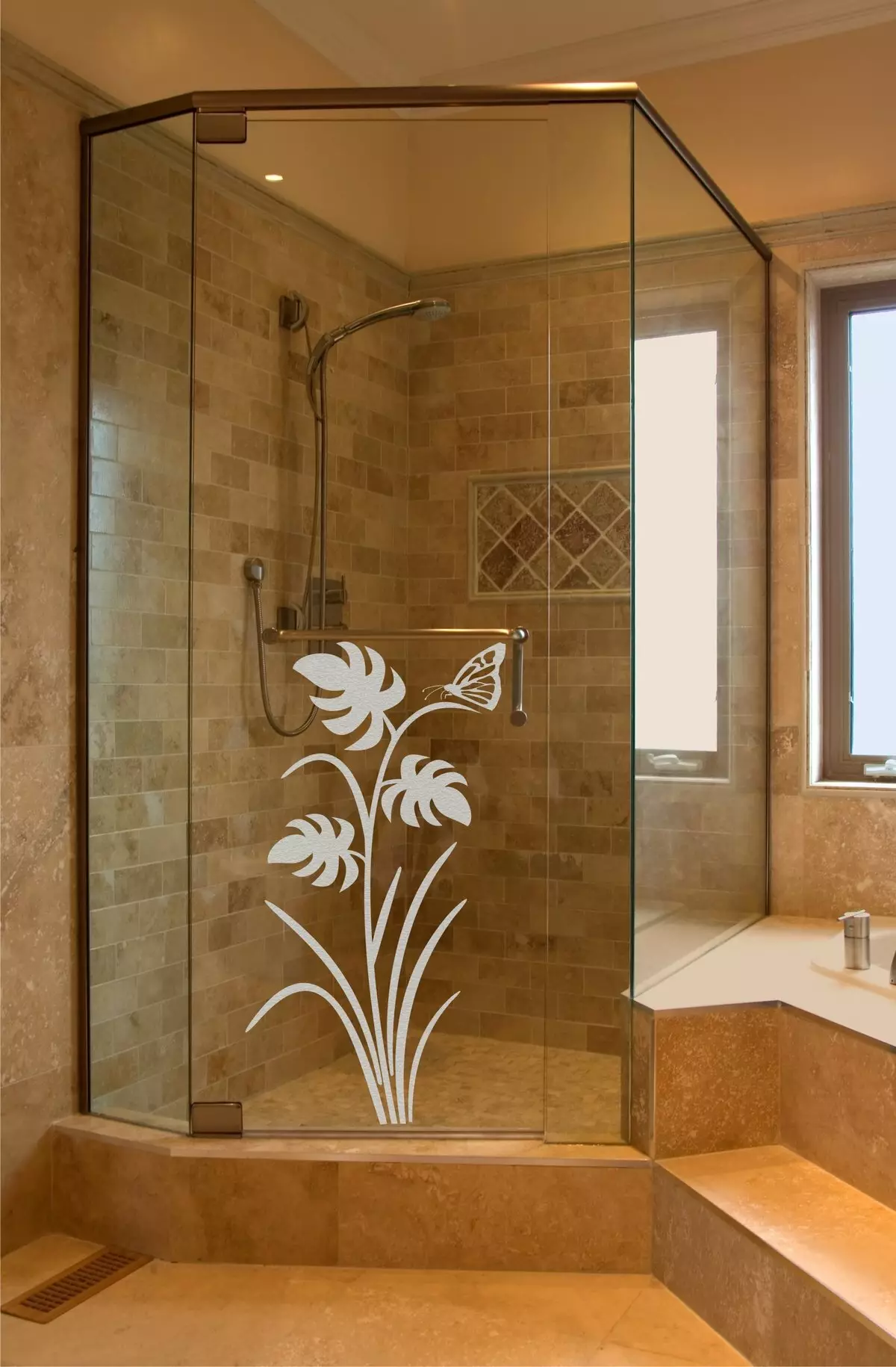 Ducha en baño sen cabina (86 fotos): Opcións de deseño de baño con ducha sen cabinas de paleta e azulexos, proxectos 21384_66