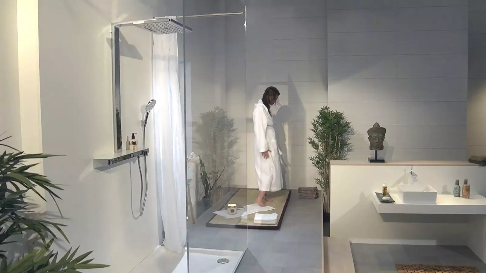 פאנלים מקלחת (40 תמונות): תכונות של מתלים זוויתיים עם הידרומסאגר ומיקסר אמבטיה, סקירה של מודלים Hansgrohe ו לוחות מקלחת למעלה 21389_13