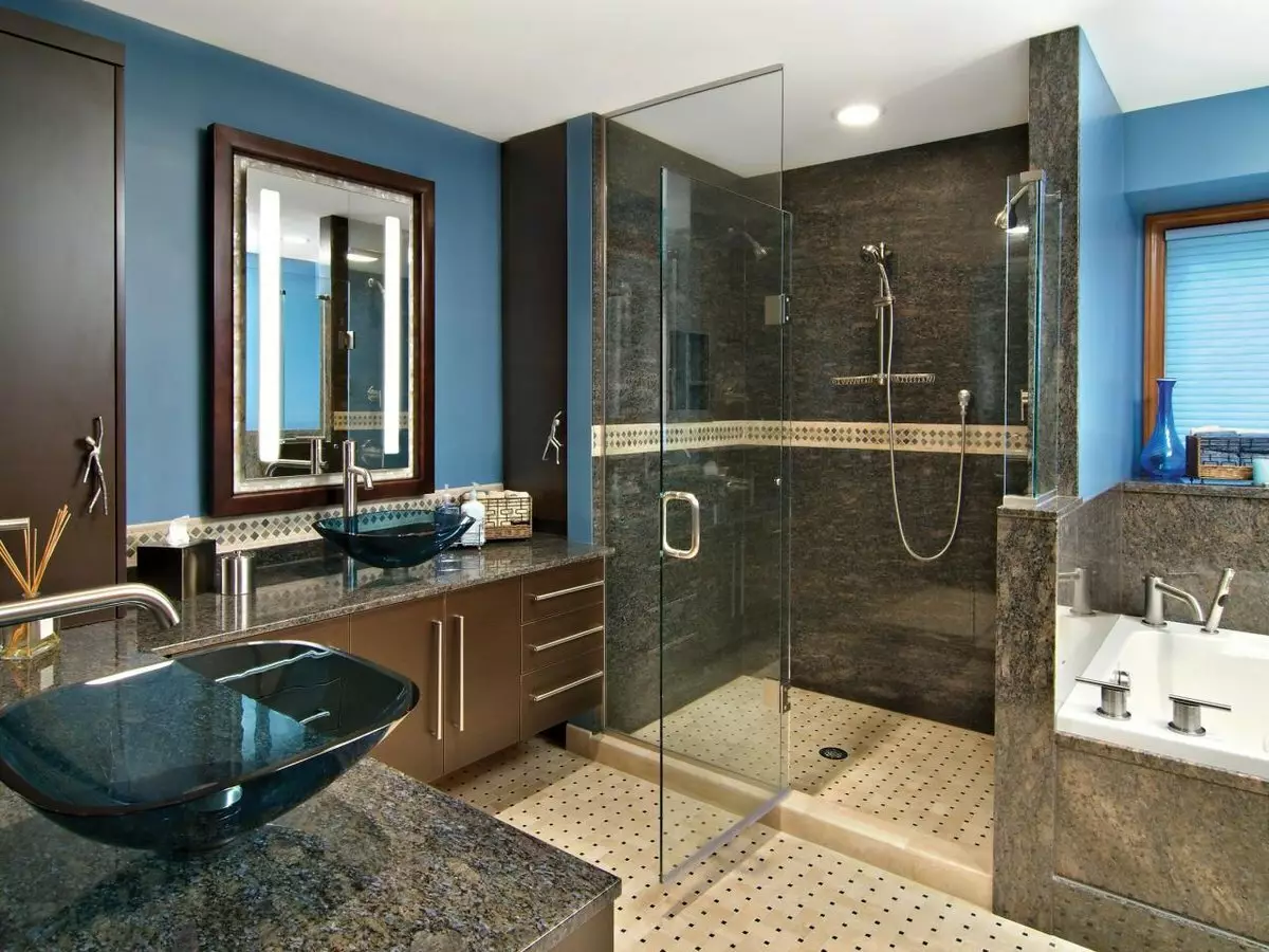 Kamar mandi di rumah pribadi (67 foto): Pilihan desain interior dengan jendela. Bagaimana cara melengkapi? Contoh yang menarik 21393_20