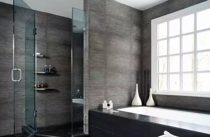 Kamar mandi di rumah pribadi (67 foto): Pilihan desain interior dengan jendela. Bagaimana cara melengkapi? Contoh yang menarik 21393_56
