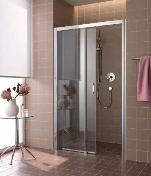 Drzwi pod prysznicem: składane kątowe, drzwi 110-120 cm i 130-170 cm, inne wymiary. Modele z Niemiec i Włoch, z coupe z poliwęglanu i drzwi 21396_13