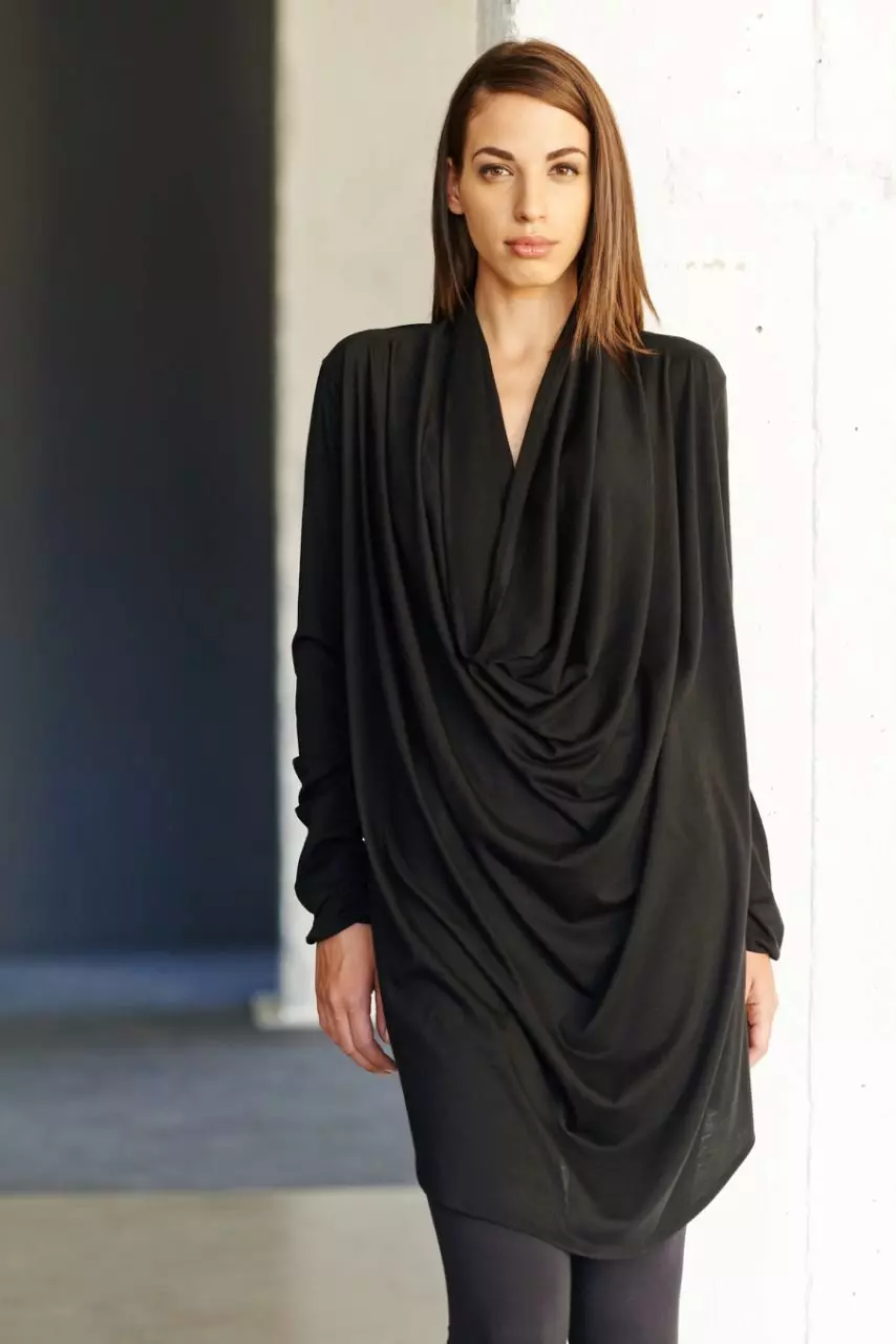 Langes schwarzes Tunika-Kleid