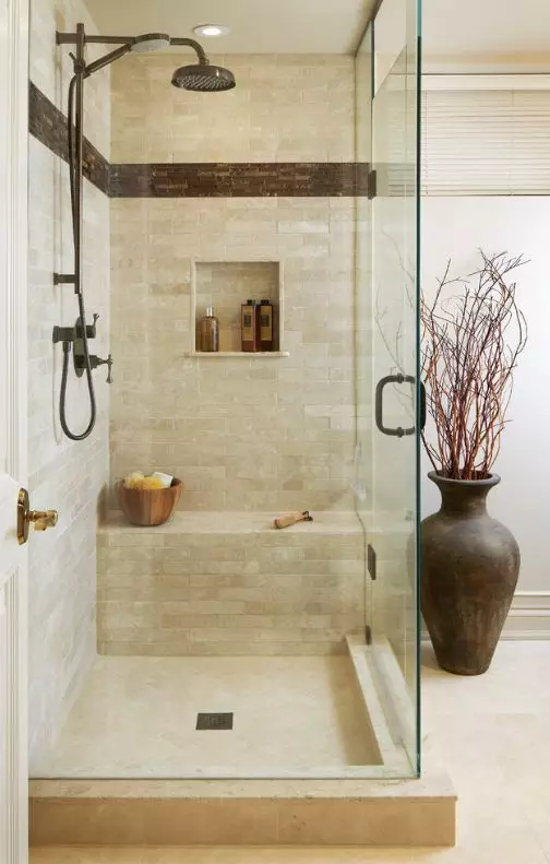 Sprcha bez sprchy v kúpeľni (57 fotografií): Design a dekorácia kúpeľne s scénou duše bez kabíny v súkromnom dome a apartmáne 21400_11