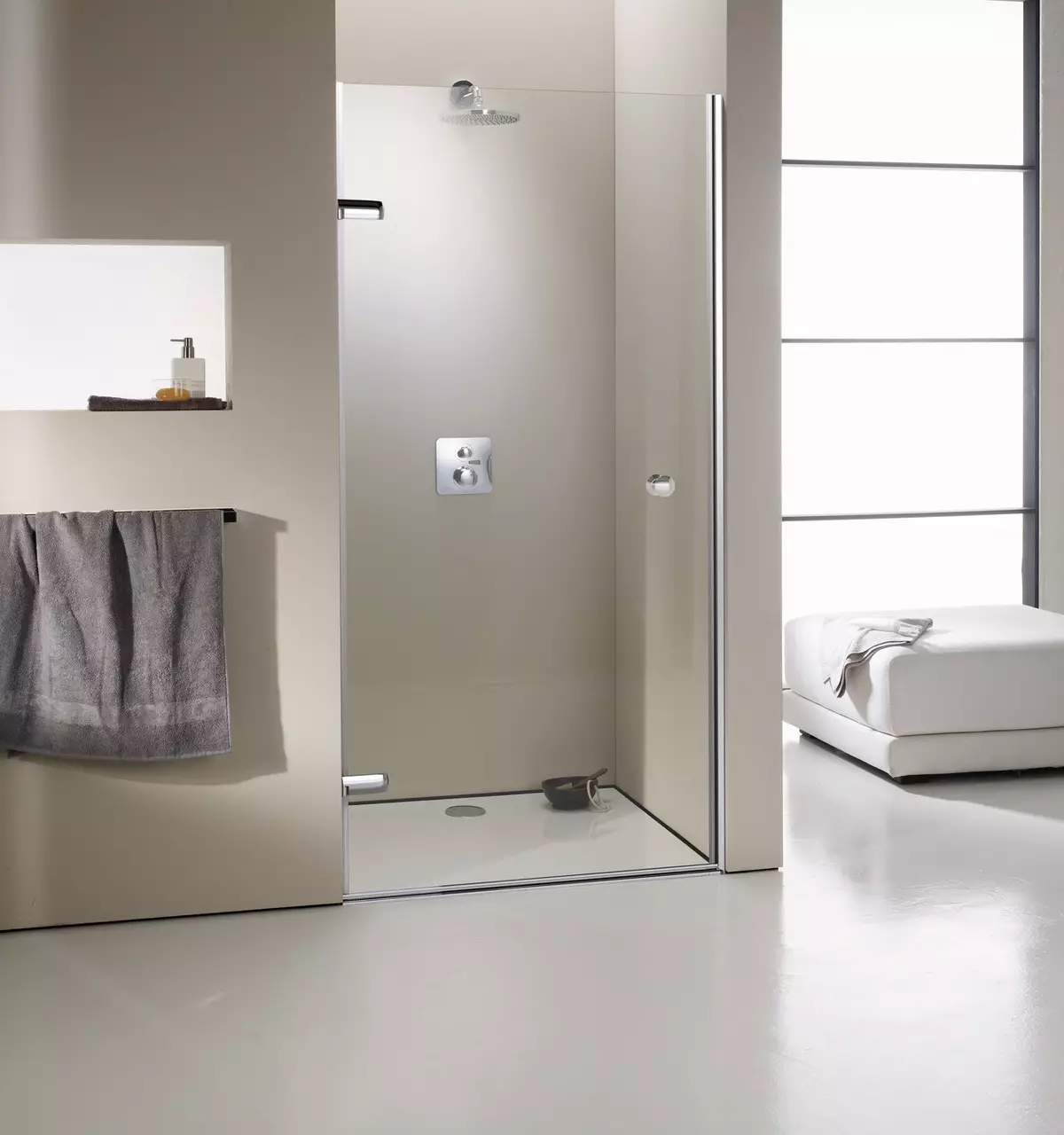 Tuš bez tuširanja u kupaonici (57 fotografija): Dizajn i uređenje kupaonice s scenom duše bez kabine u privatnoj kući i apartmanu 21400_19
