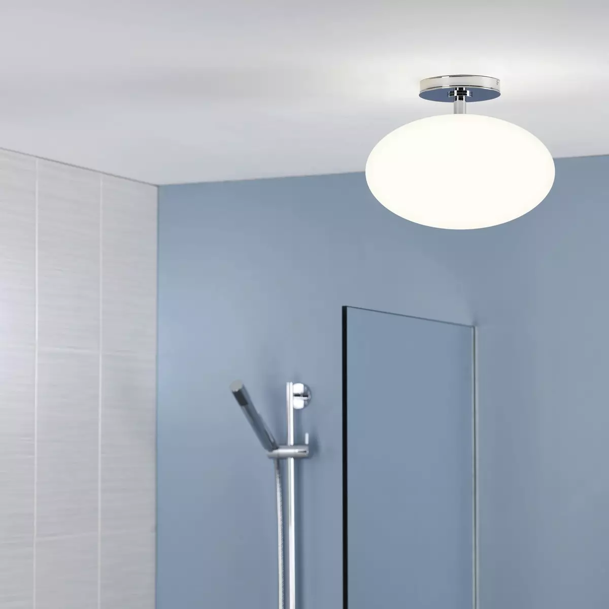 Pencahayaan di bilik mandi dengan siling regangan (50 gambar): Bagaimana untuk meletakkan lampu titik LED dan candelier? 21416_47