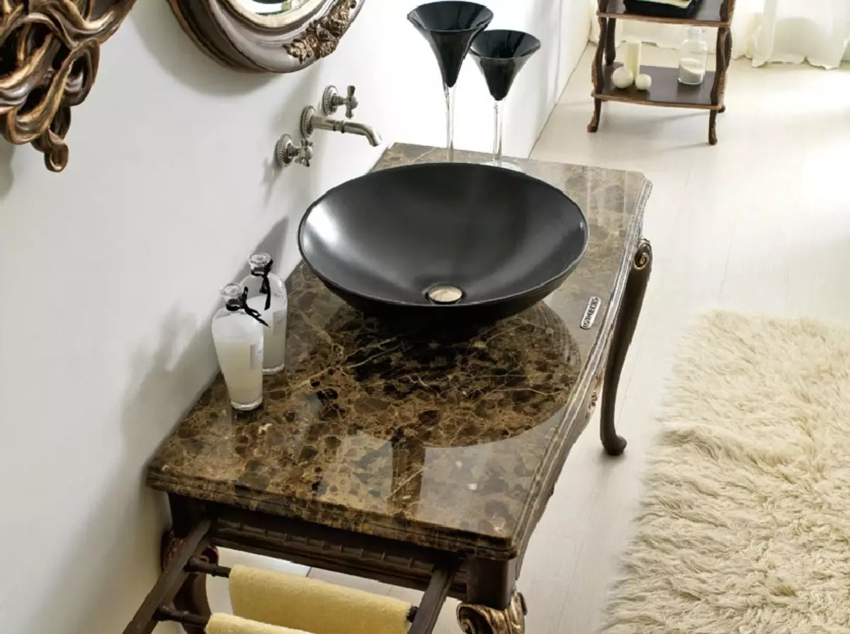 Wastafel di kamar mandi (113 foto): Ukuran wastafel, model di bawah meja, akrilik dan keramik, tenggelam sempit dan persegi 21421_35