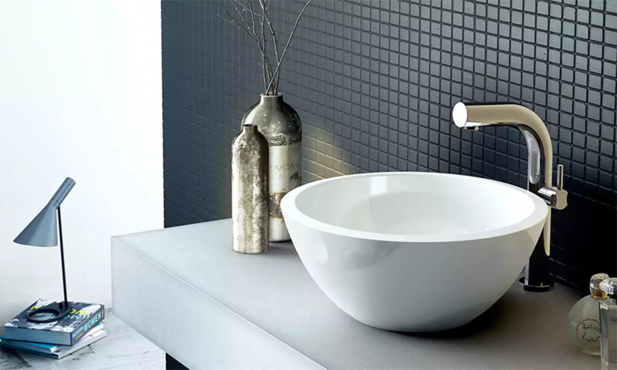 浴室下沉（113张照片）：尺寸的洗脸盆，桌面下的模型，亚克力和陶瓷，狭窄和方形水槽 21421_72
