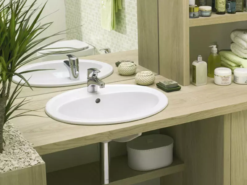Banyoda asma lavabo: monte edilmiş lavabolar braketi ile 50-60 cm ve bir kesici 55-80 cm yıkama, diğer modeller 21424_31