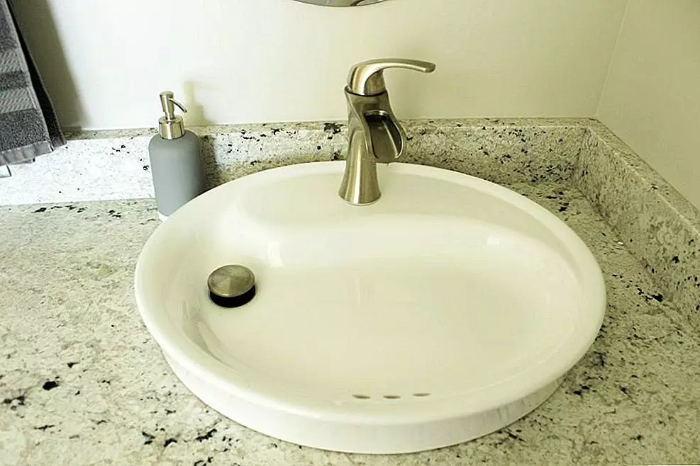 Kotni ponori z mizo v kopalnici: Izberite umivalnico z višino 40 cm in 50 cm in drugih kotnih različic s tabelo 21427_38