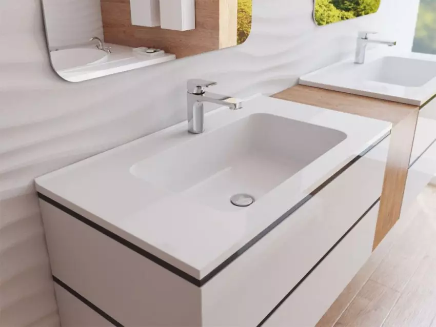 Built-in Sinks di kamar mandi (65 foto): Pilihan cut-in atas dan bawah cangkang di worktop, tinggi 21429_11