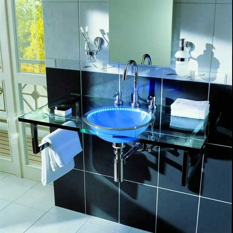 Built-in Sinks di kamar mandi (65 foto): Pilihan cut-in atas dan bawah cangkang di worktop, tinggi 21429_44