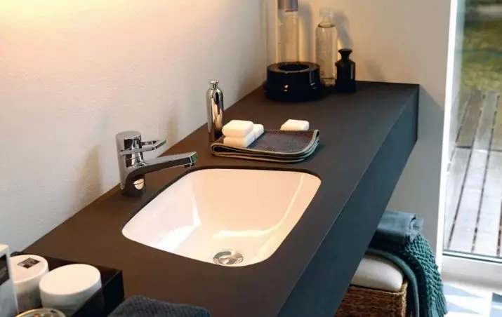 Ugrađeni sudoperi u kupaonici (65 fotografija): izbor izrezanog gornjeg dijela i dna školjki u radnoj površini, visina 21429_61