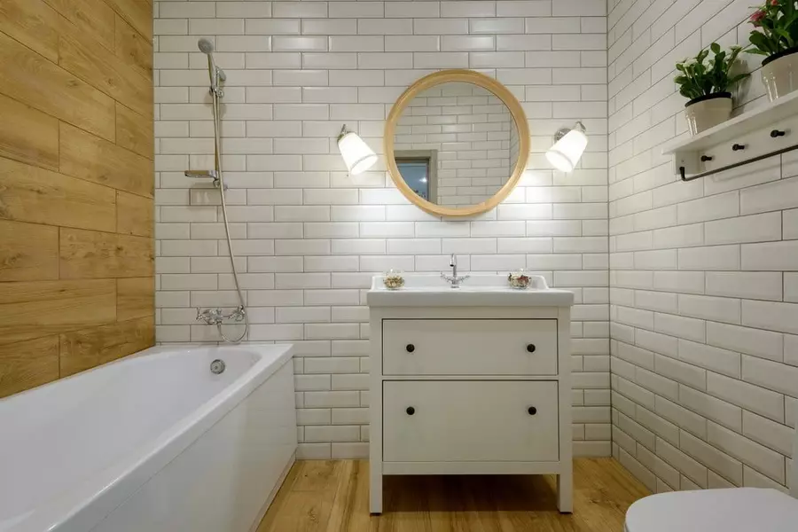 Badezimmer im skandinavischen Stil (66 Fotos): Innenarchitektur von einem kleinen Raum 3 und 4 Quadratmetern. M, die Ideen des Designs eines weißen Badezimmers, der Wahl des Zubehörs 21439_34