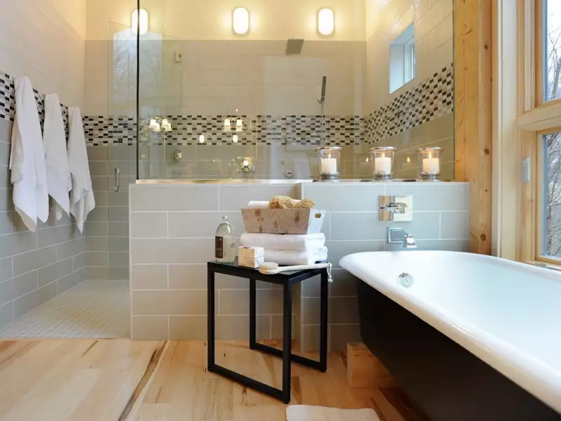 Badezimmer im skandinavischen Stil (66 Fotos): Innenarchitektur von einem kleinen Raum 3 und 4 Quadratmetern. M, die Ideen des Designs eines weißen Badezimmers, der Wahl des Zubehörs 21439_44
