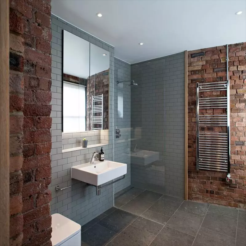 लॉफ्ट बाथरूम (65 फोटो): लिटिल स्क्वायर बाथरूम इंटीरियर डिजाइन, कंक्रीट बाथरूम के लिए फर्नीचर विकल्प 21440_38
