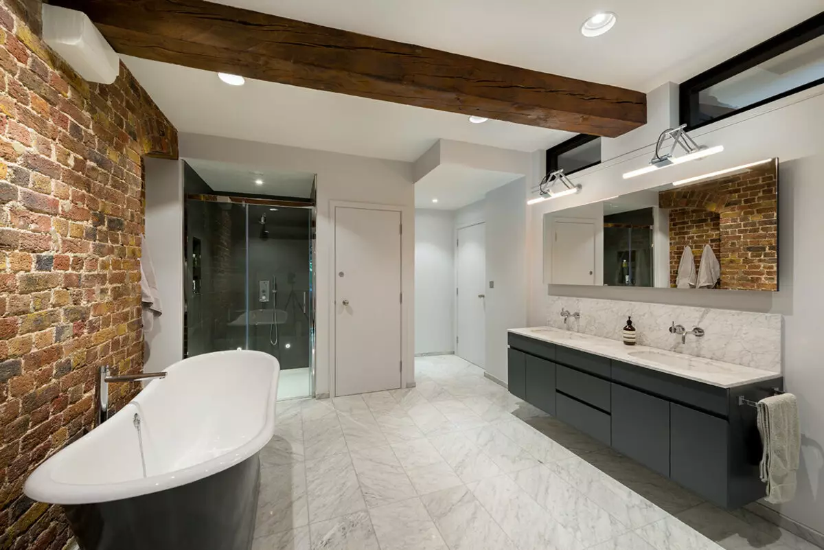 लॉफ्ट बाथरूम (65 फोटो): लिटिल स्क्वायर बाथरूम इंटीरियर डिजाइन, कंक्रीट बाथरूम के लिए फर्नीचर विकल्प 21440_40