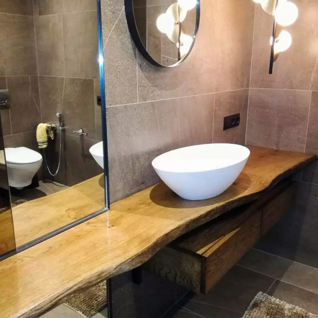 लॉफ्ट बाथरूम (65 फोटो): लिटिल स्क्वायर बाथरूम इंटीरियर डिजाइन, कंक्रीट बाथरूम के लिए फर्नीचर विकल्प 21440_50