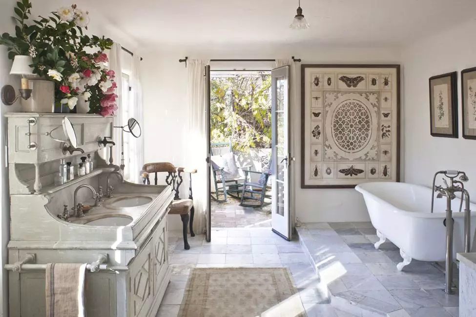 Bad i stil med Provence (81 bilder): Utvalg av møbler og tilbehør, Little rom Interiørdesign 21441_55