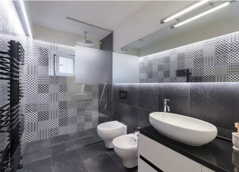 Ванна в стилі хай-тек (62 фото): дизайн маленької кімнати в однокімнатній квартирі, вибір меблів і сантехніки 21442_33