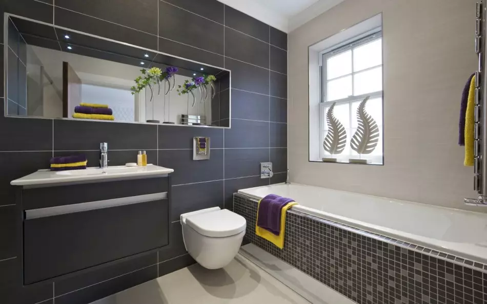 High-tech fürdőszoba (62 fotók): egy kis szoba design egyszobás apartmanban, bútorok és vízvezetékek kiválasztása 21442_44