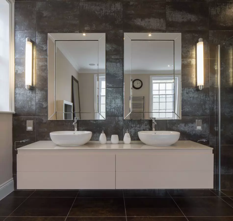 Хигх-Тецх купатило (62 фотографије): Мали дизајн собе у једнособном стану, избор намештаја и водовода 21442_54