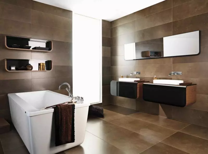 Bilik mandi berteknologi tinggi (62 foto): Reka bentuk bilik kecil di apartmen satu bilik, pilihan perabot dan paip 21442_8