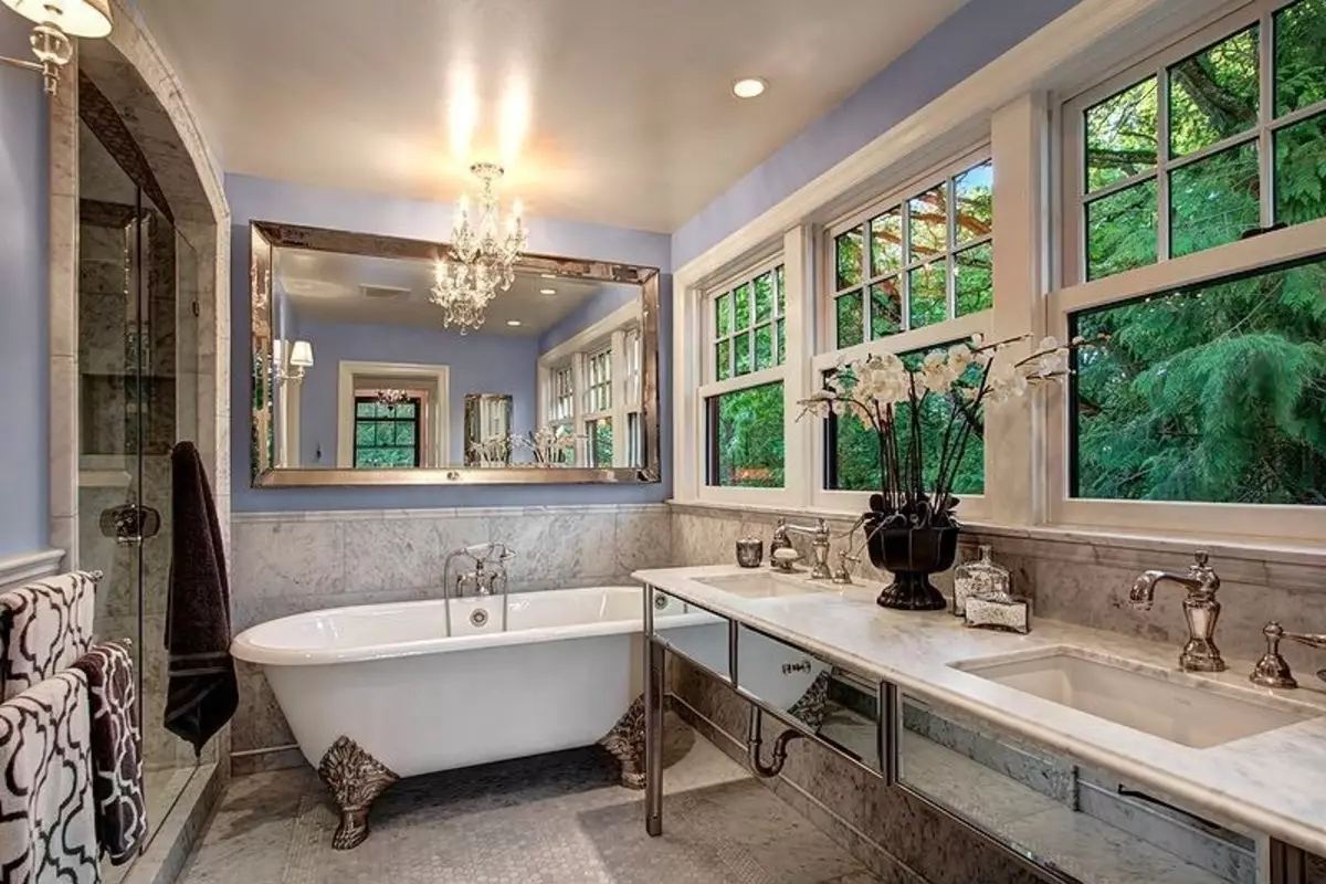 कलाको डिश-शैलीको शैली बाथरूम (phote photos फोटोहरू): बाथरूम सजावट। आन्तरिकका सुन्दर उदाहरणहरू 21443_15