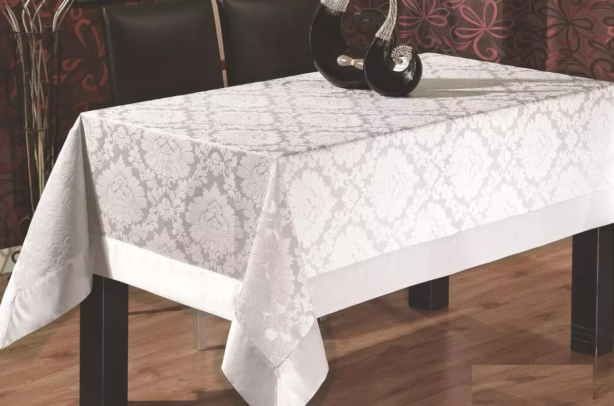 Kitchen Table (49 photos): Transparent silicone kitchen tablecloth, beautiful oilcloth in rolls and other options 21465_17