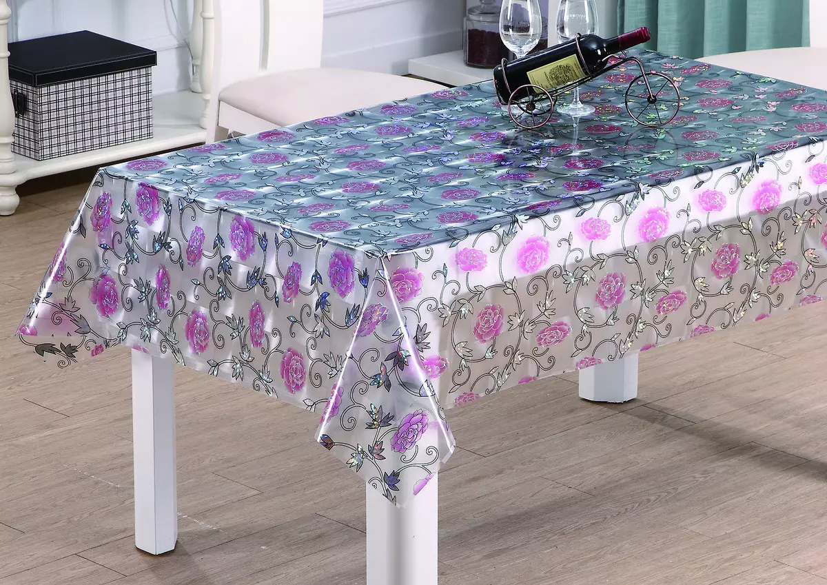 Kitchen Table (49 photos): Transparent silicone kitchen tablecloth, beautiful oilcloth in rolls and other options 21465_19