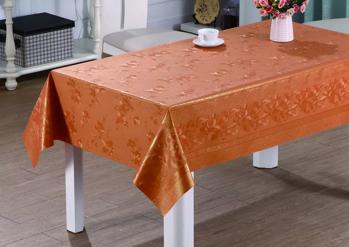 Kitchen Table (49 photos): Transparent silicone kitchen tablecloth, beautiful oilcloth in rolls and other options 21465_26