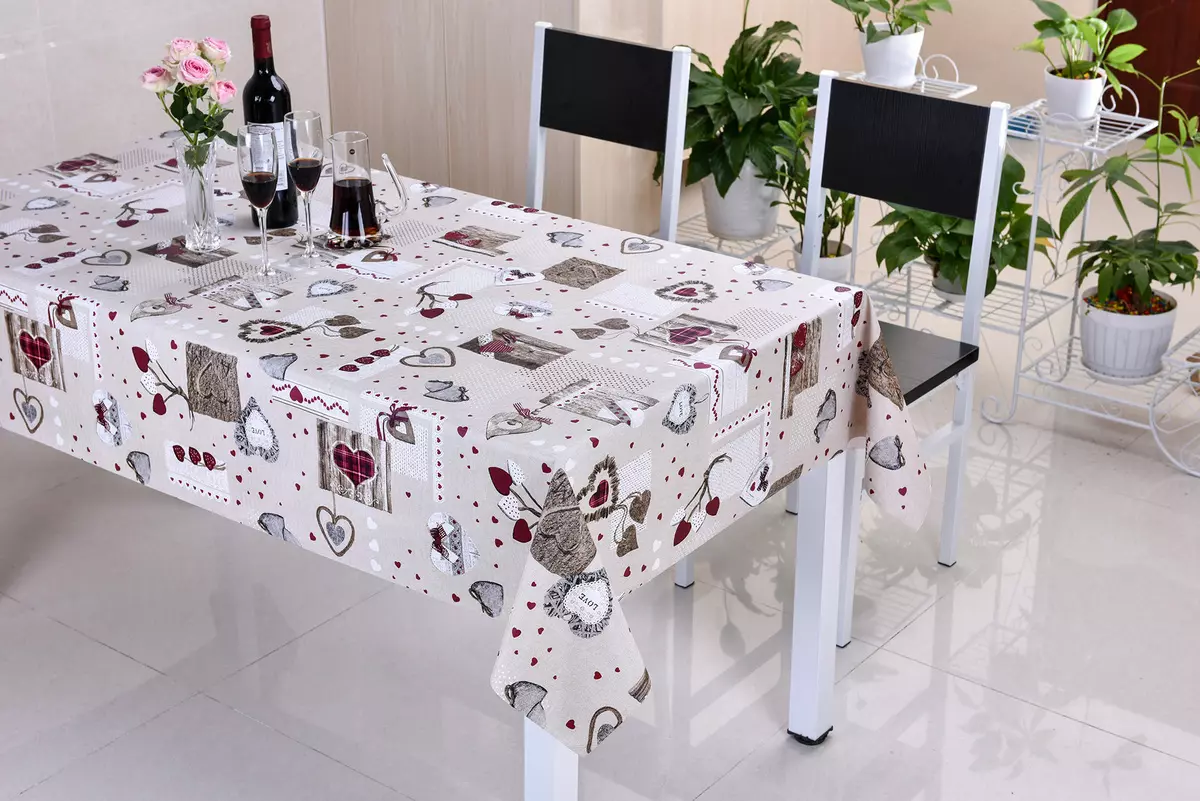 Kitchen Table (49 photos): Transparent silicone kitchen tablecloth, beautiful oilcloth in rolls and other options 21465_30