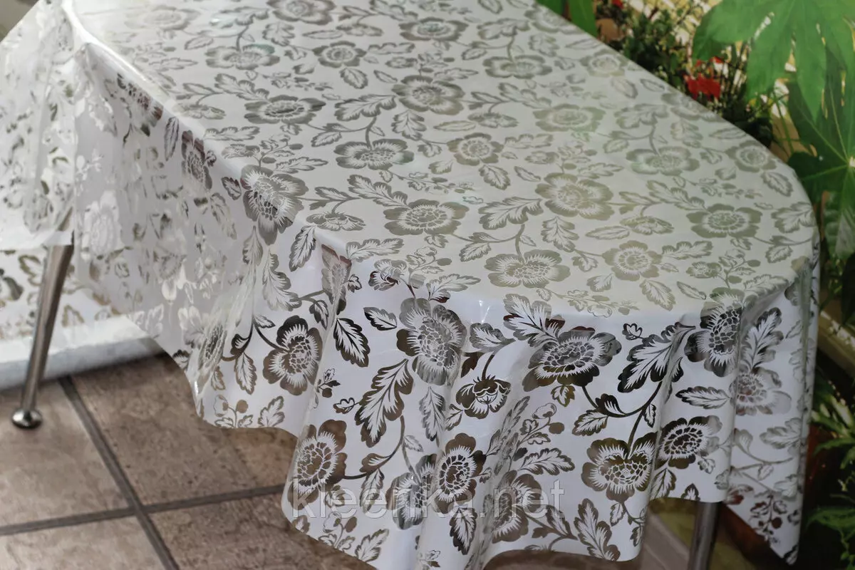 Kitchen Table (49 photos): Transparent silicone kitchen tablecloth, beautiful oilcloth in rolls and other options 21465_4
