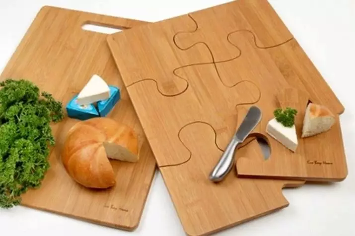 Cutting Boards (54 foto's): Keuken Bôle snijdenboerden, ôffalferpleatsing-opsjes, keukende boards mei tafelhoeke 21478_44