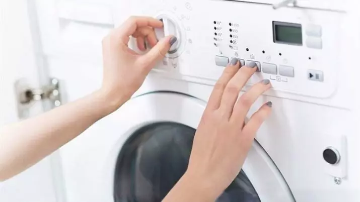 Comment laver les chaussures dans une machine à laver? Est-il possible de laver les baskets dans un sac de lavage dans une machine à machine? Comment corriger et en mode quel mode? 21486_15