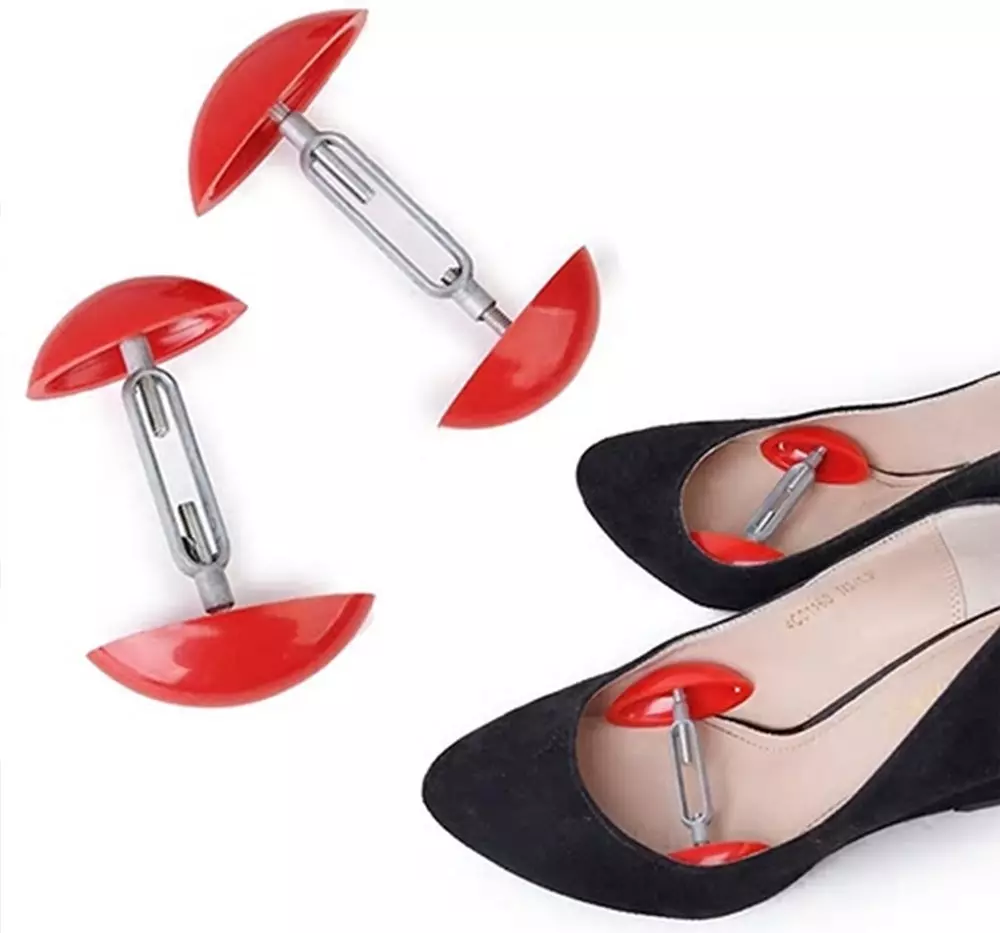 Stretcher ფეხსაცმელი: Spray გაჭიმვა ბუნებრივი და ხელოვნური ტყავი. როგორ გამოვიყენოთ ტყავი და სხვა ფეხსაცმელი ინსტრუმენტი? მიმოხილვა მიმოხილვა 21489_4