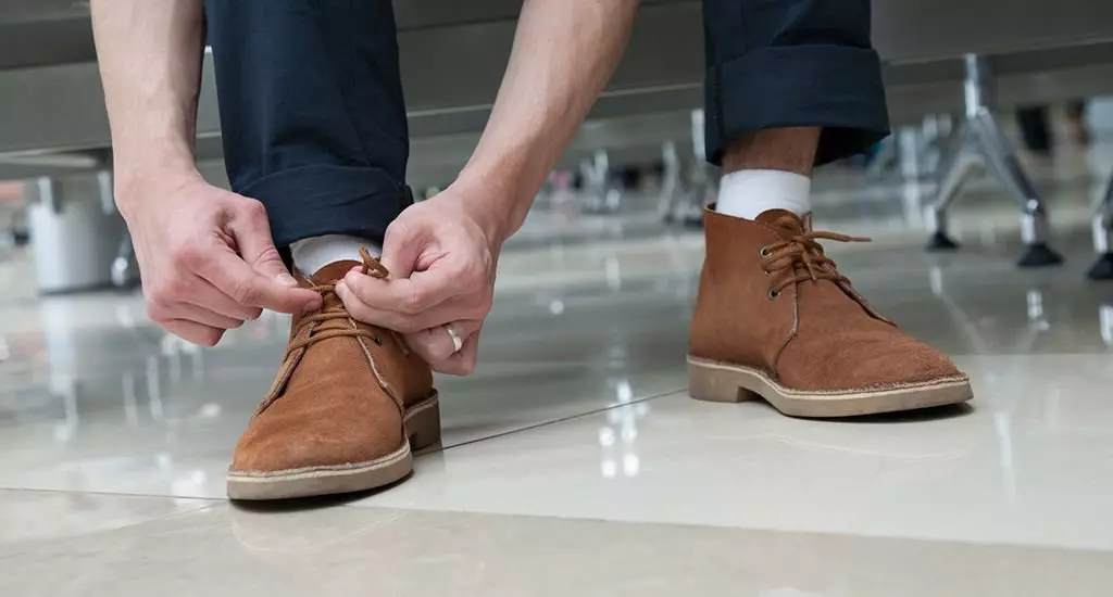 Cepillo para Suede (26 fotos): ¿Cómo usar sujetadores y cepillos de goma para limpiar zapatos de gamuza y de un Nubuck? 21490_16