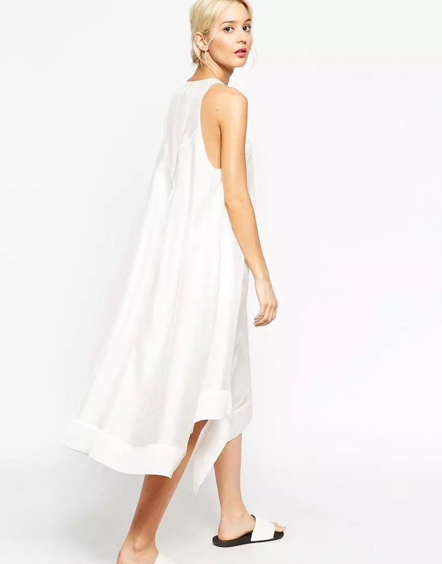 Valkoinen mekko Trapezium
