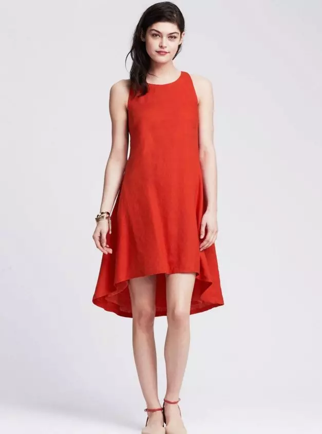 Červené šaty trapézu