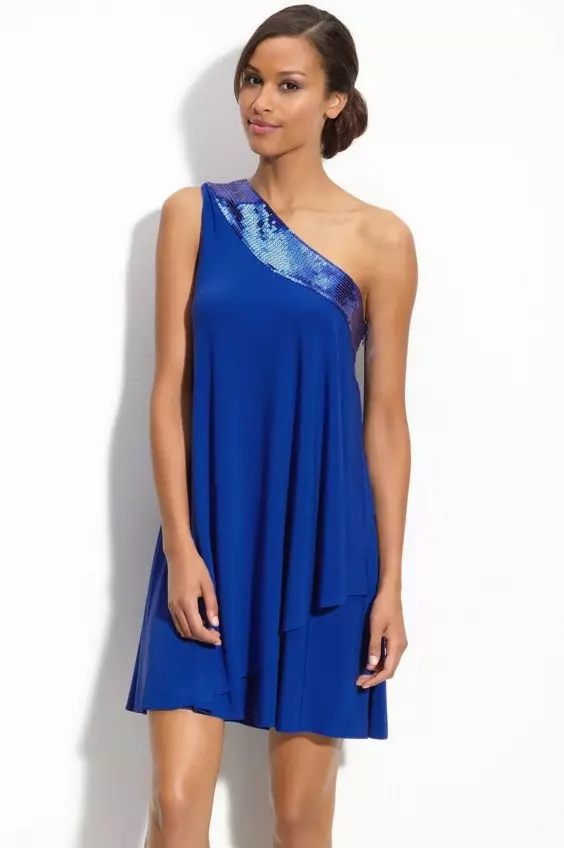 Modré šaty trapéz