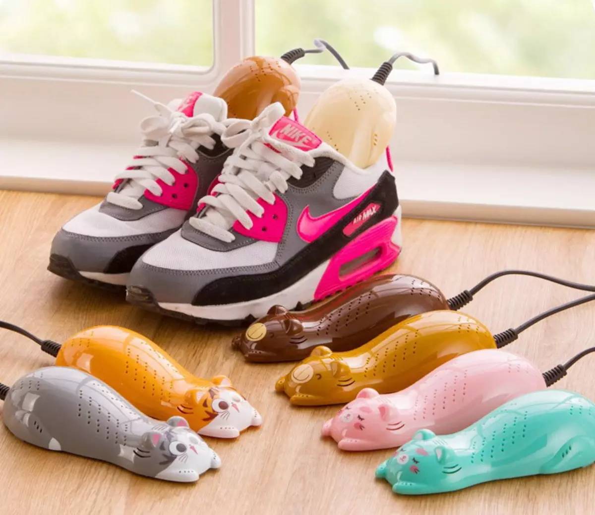 Sähköiset kuivaimet kengille: Kuinka käyttää sähkövoimaa? Kuinka valita ulkoinen metalli tai muu kuivaus? Arvostelut 21503_9